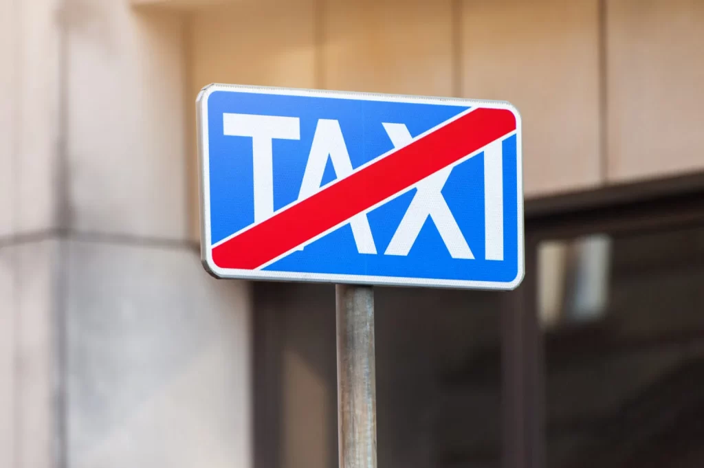 Why Choose a Car Service Over a Taxi
